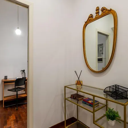 Guesthost - Roomy And Comfy In Apartamento