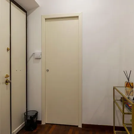 Apartamento Guesthost - Roomy And Comfy In *